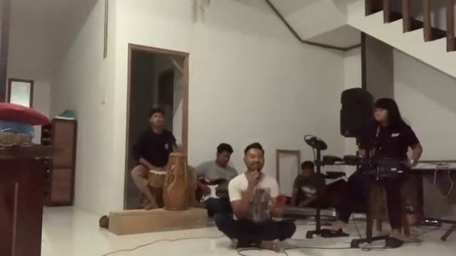 latihan bawain lagu klebus ala dc production смотреть онлайн