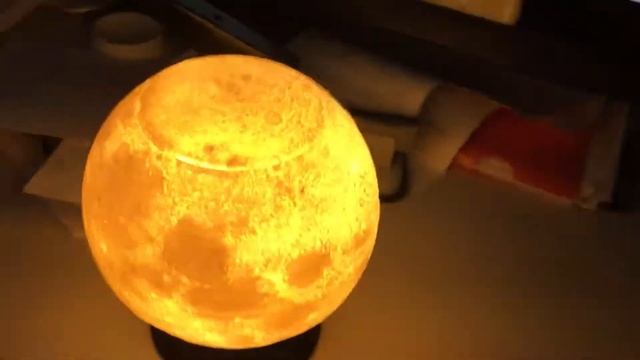Светильник в виде луны, напечатанный на 3D принтере смотреть онлайн