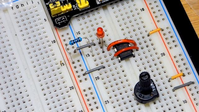 LM393 step by step window comparator circuit for beginning learning electronics смотреть онлайн