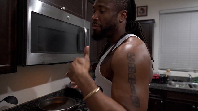 Light Life Vegan Meat Vs. Beyond Meat | Big Muscle Gains смотреть онлайн