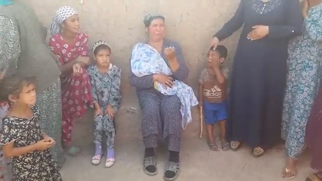 Хамлаи чинхо ба як кишлок смотреть онлайн