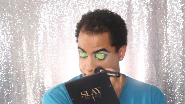 Blue & Green Neon Glitter Cut Crease Makeup Tutorial смотреть онлайн