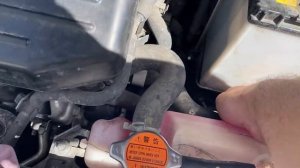 Дайхатсу Мув проверяю уровень жидкости в CVT