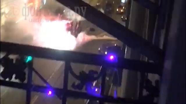 В центре Петербурга автомобилистов потеснило огненное шоу смотреть онлайн