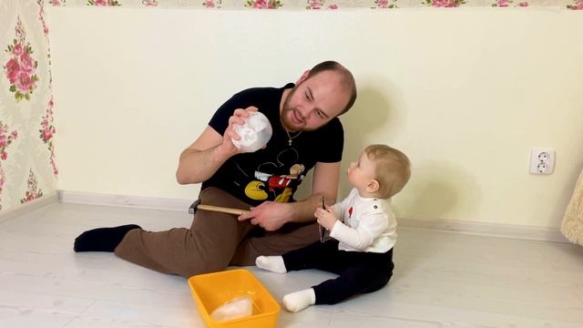 Giant Balloon Melting Ice Easy DIY Science Experiment for Kids with Victors Family!!! смотреть онлайн