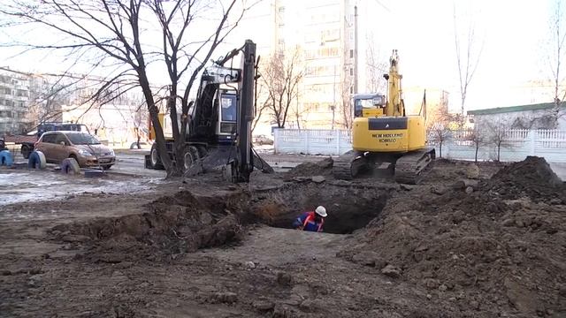 АКС вернули коммунальные блага жившим три дня без воды горожанам смотреть онлайн
