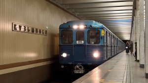 Перегонка парадного электропоезда ЕЖ-3 «Ёжик» на разных станциях БКЛ, ТКЛ и Некрасовской линии метр