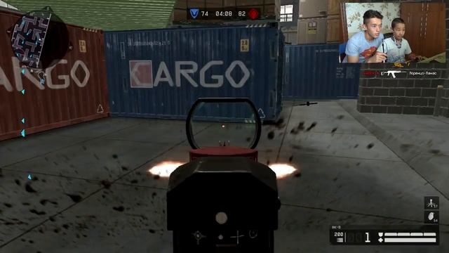 малой играет в Warface