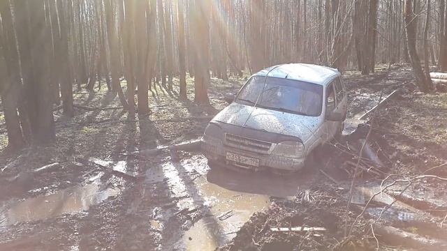 Шеви Нива в лесу #3 смотреть онлайн