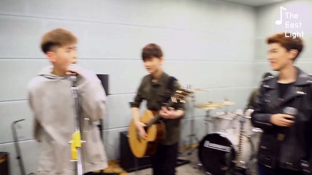 더 이스트라이트(The EastLight) - 멤버별 화려한 연주 개인기 영상! смотреть онлайн