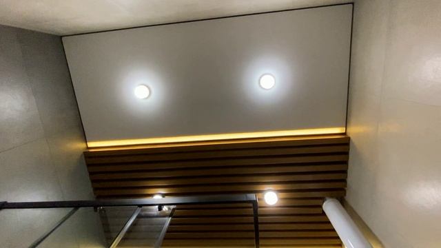 Объект на бюджетном теневом примыкании натяжного потолка. смотреть онлайн