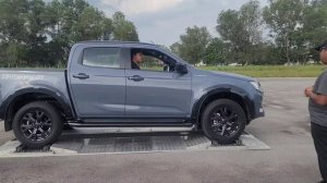 Isuzu D-Max X-Terrain 2023 Review EP 4: Differential Lock