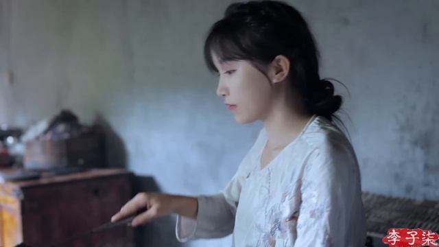 A pot of wine among watermelon fields.So…The life of watermelons and grapes?瓜间一壶酒，西瓜和葡萄的一生？丨Liziqi смотреть онлайн