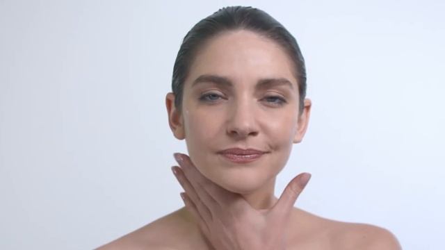 09 Eau Thermale Avène – Comment appliquer La Crème Antirougeurs смотреть онлайн
