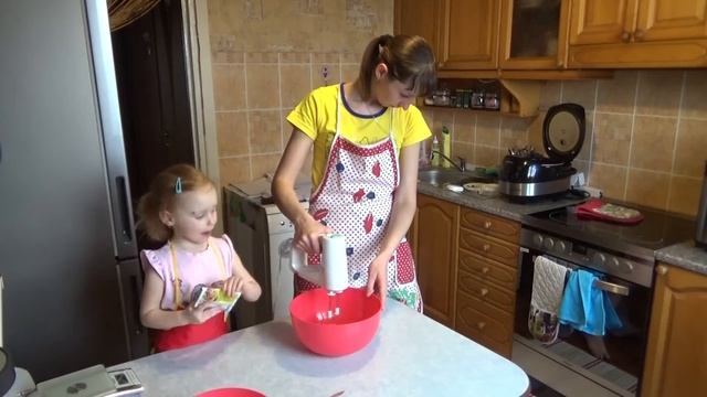 Готовим безе (меренга). Рецепт и способ приготовления Безе в домашних условиях. Быстро и весело! смотреть онлайн