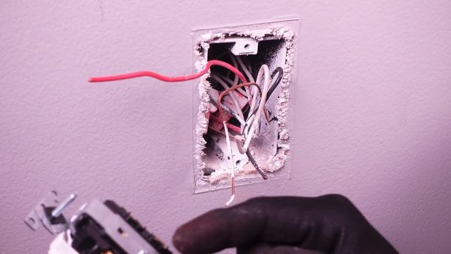 How to Change a Switched Outlet to a Continuous Hot Outlet (2022) смотреть онлайн