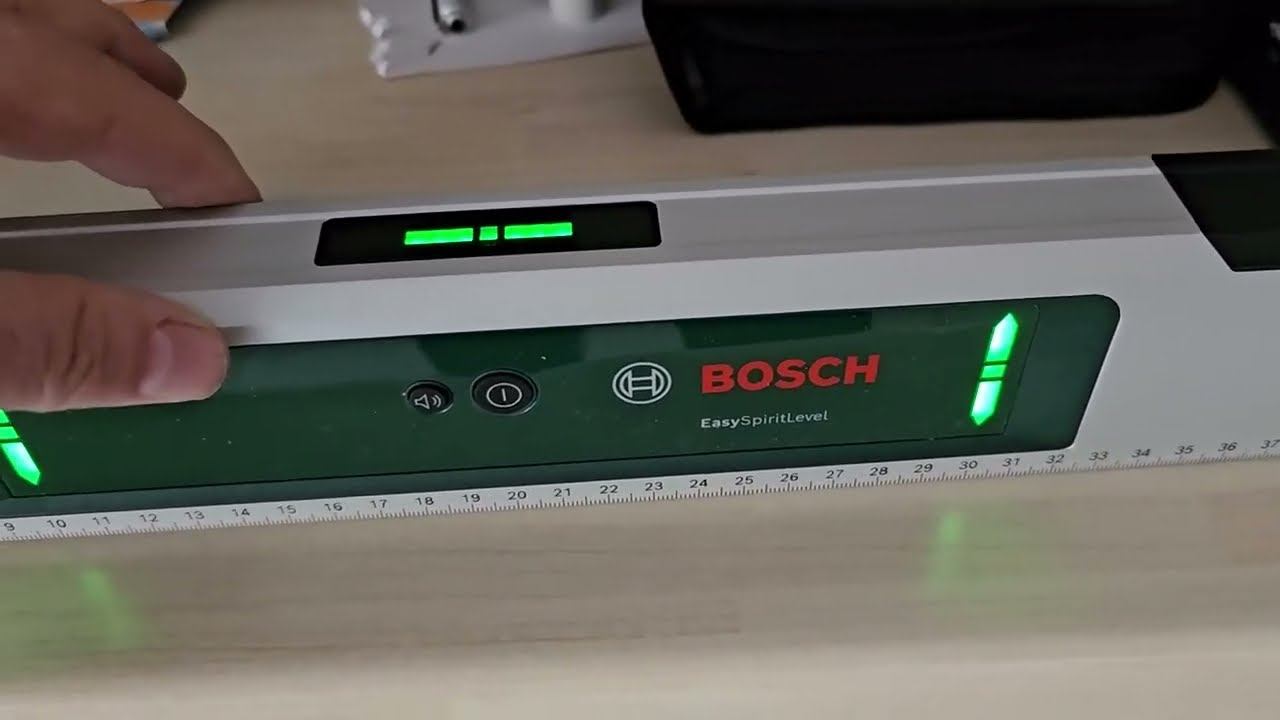 Bosch niveau électronique EasySpiritLevel, Super niveau à bulle 40cm Guidage visuel et ou sonore смотреть онлайн