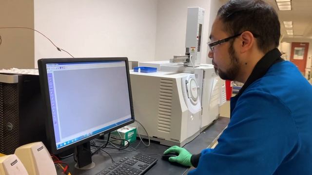 Virtual tour of an Organic Chemistry Lab at Wayne State University смотреть онлайн