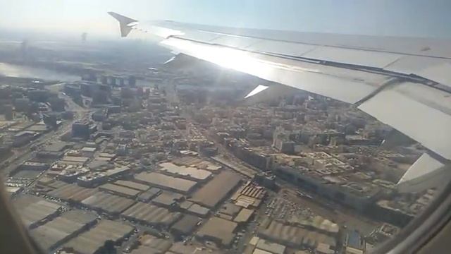 Take off view from window (Dubai Airport) смотреть онлайн