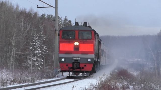 "Гибрид на подъёме". 2ТЭ10УТ-0078А/0095Б с пассажирским поездом Новый Уренгой — Оренбург смотреть онлайн