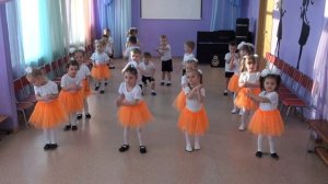 Танец" Мы маленькие звёзды" младшая группа