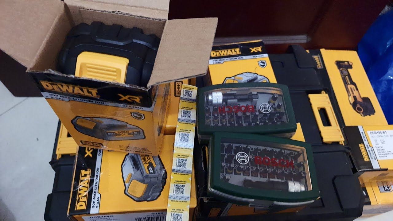 DEWALT PIN DCB184G KHÁNG DẦU LH 0888840578