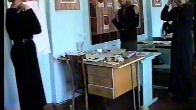 школа 2, открытый урок к "Учителю года - 2001", немецкий, Колганова (26.04.2001) смотреть онлайн