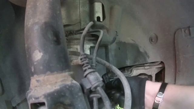 Mercedes W203 C-class - Wymiana ramienia czujnika położenia ksenonów смотреть онлайн