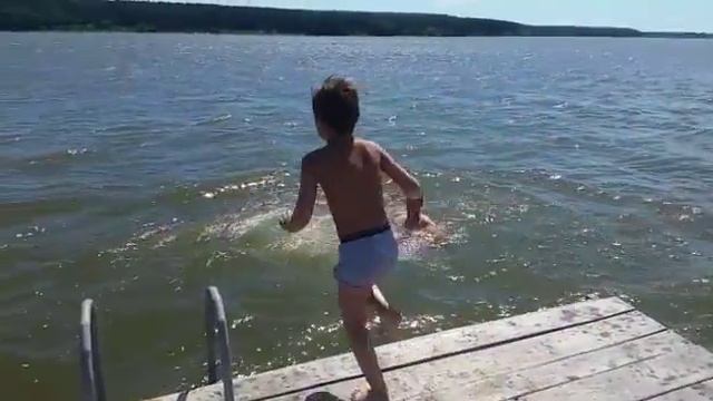 Сальто в воду.замедлил. смотреть онлайн
