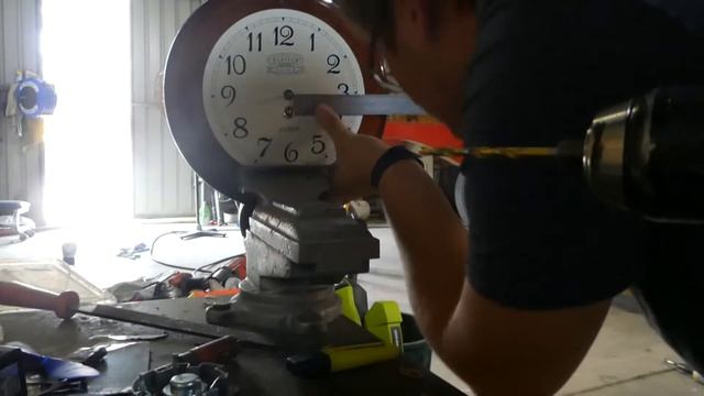 Upgrading An Old Clock Just Cos смотреть онлайн