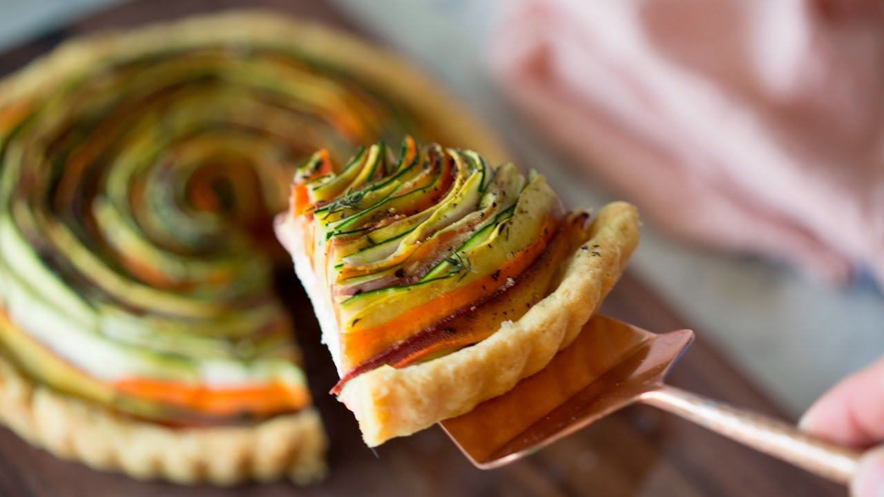 How to make a Spiral Vegetable Tart смотреть онлайн