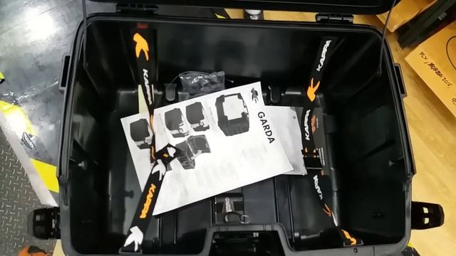 Review KAPPA ITALY KGR46N Black Line