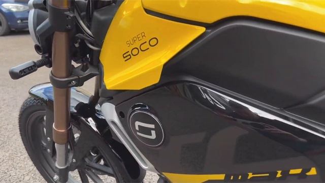 Super Soco TC Max in yellow смотреть онлайн