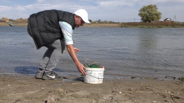 Не ожидал я наловить этой рыбы Осенняя рыбалка в Астрахани смотреть онлайн