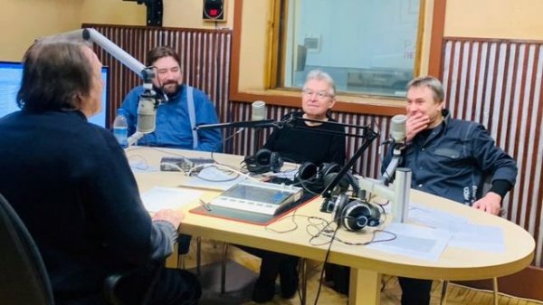 Эфир Радио «Петербург»: интервью с Юрием Кретовым и актерами спектакля «Лес».