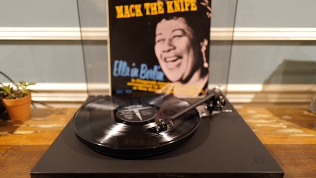 Ella Fitzgerald - Mack The Knife - Ella in Berlin Edition (Vinyl Tonic) смотреть онлайн