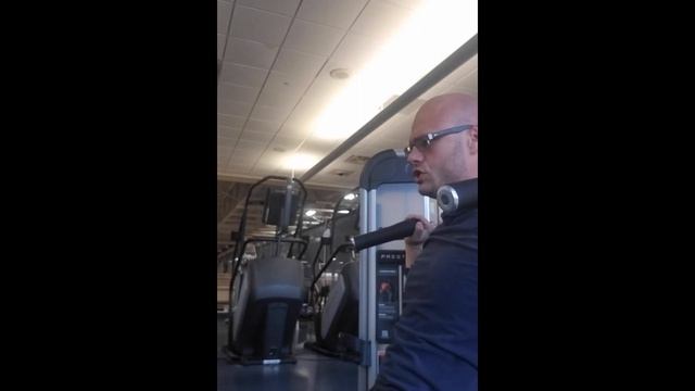 University Gym Day 73 Lats, Shoulders, Calves, Bis, Tris, Quads and Hams смотреть онлайн