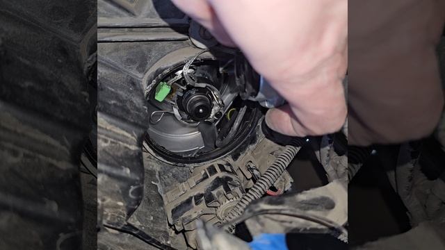 замена лампы ксенон delica d5 Mitsubishi смотреть онлайн