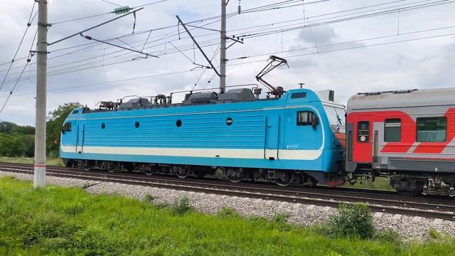 ЭП1М-659 с поездом 255Э/256Э Кисловодск — Екатеринбург. смотреть онлайн