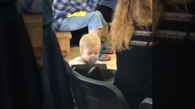 Малыш грабитель 😂😂😂 смотреть онлайн