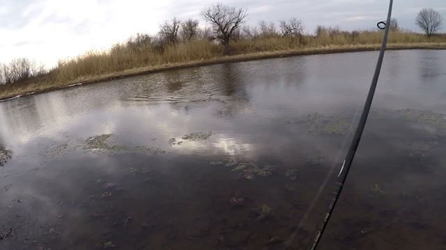 Открытие весеннего сезона рыбалки в Астрахани Ловля щуки в "луже" Весна 2019 смотреть онлайн