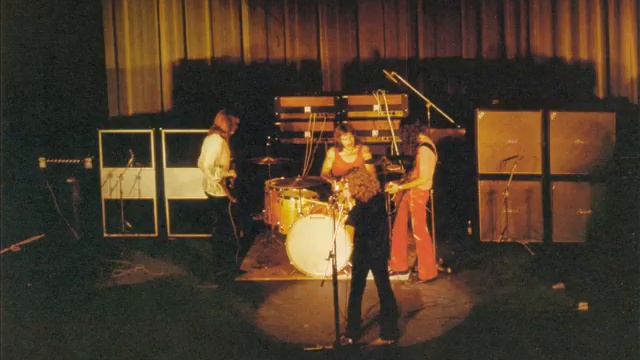 Led Zeppelin - 1969/10/10 - "Moby Dick" (Extended Drum Solo) Olympia Theatre, Paris, France смотреть онлайн