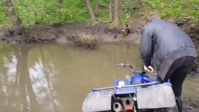 Рушим до конца плотину. Гоняем на квадрике по воде. Vlog#10 смотреть онлайн