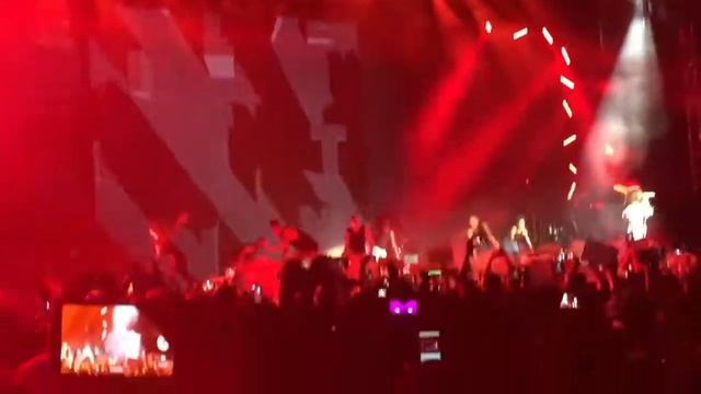 SELENA GOMEZ concert Malaysia смотреть онлайн