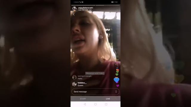 ZARINA ANJOULIE LIVE смотреть онлайн