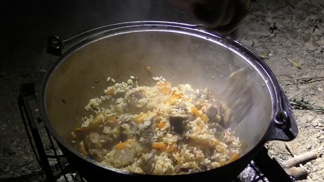 Сазан пришел на закорм утром Рыбалка в Астрахани Посоревновались с каналом В ПОИСКАХ ЕРША смотреть онлайн