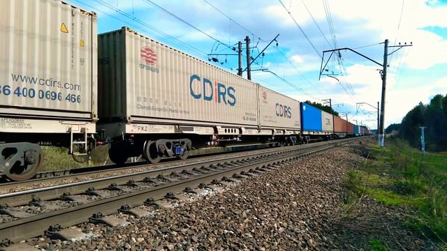 Контейнеровоз ВЛ10-1152 едет по 2 пути БМО из Детково. смотреть онлайн