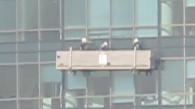 Limpia vidrios "low-tech" de la Torre Mayor смотреть онлайн