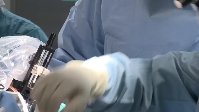 Deep Brain Stimulation (DBS) for Parkinson's Disease and Essential Tremor смотреть онлайн