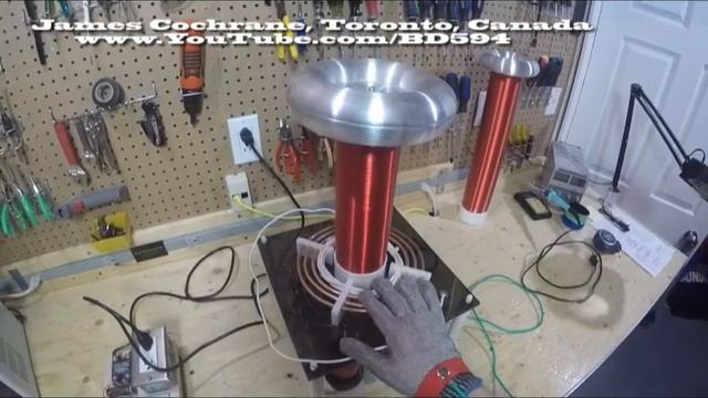 Spark Gap Tesla Coil Faraday Glove Test смотреть онлайн